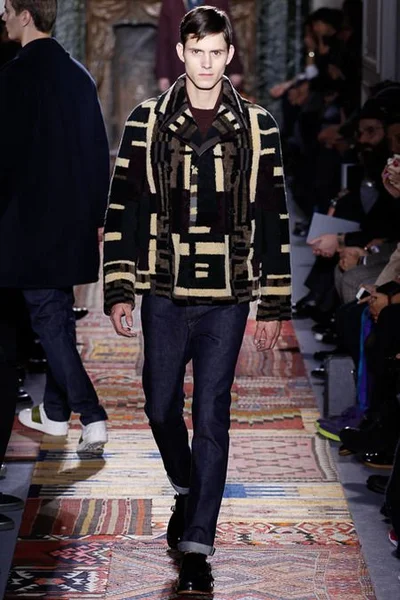 Look 32